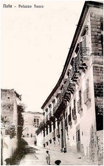 Palazzo-tasca-a-Noto.jpg